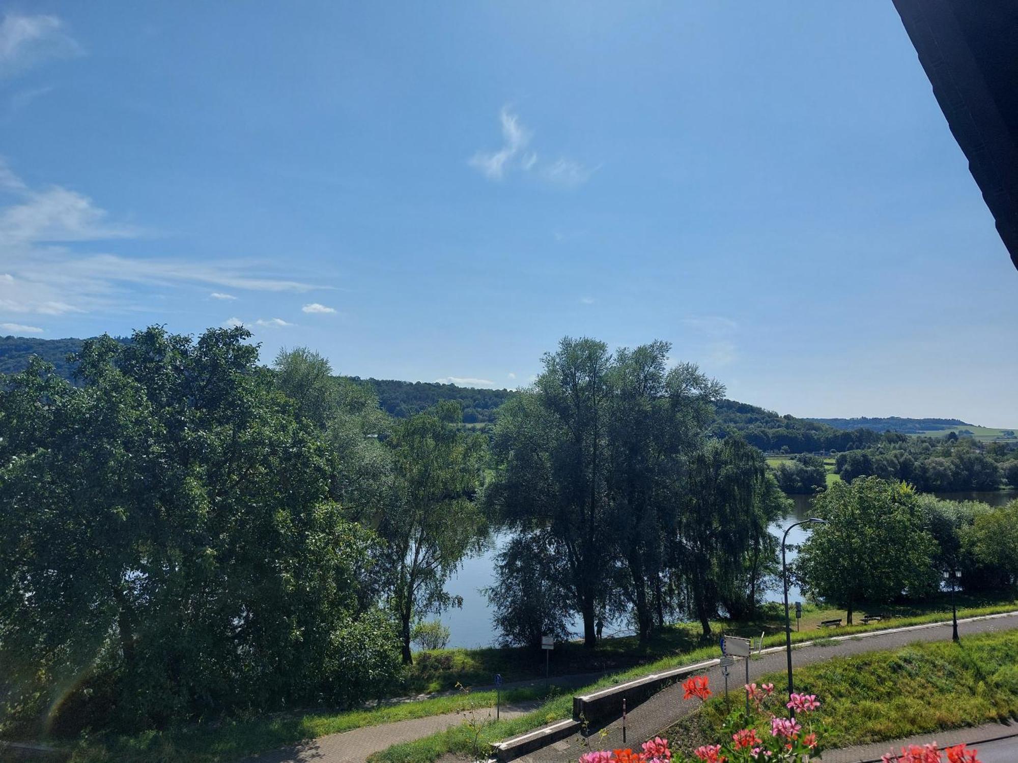 Ferienwohnungen Zum Niederberg Lieser Exterior foto